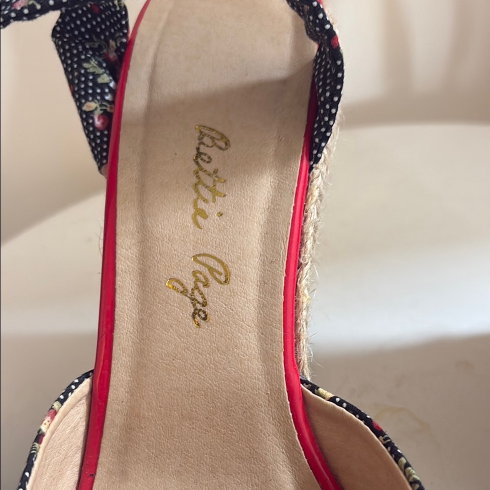 Bettie Page Black and Red Espadrilles with Glamorous Sparkle - Picture 3 of 7